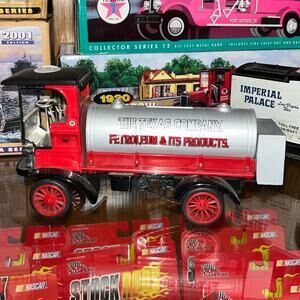 NEW! 1910 Mack Tanker Texaco 1995 Collector's Series #12 1910 Locking Coin Bank